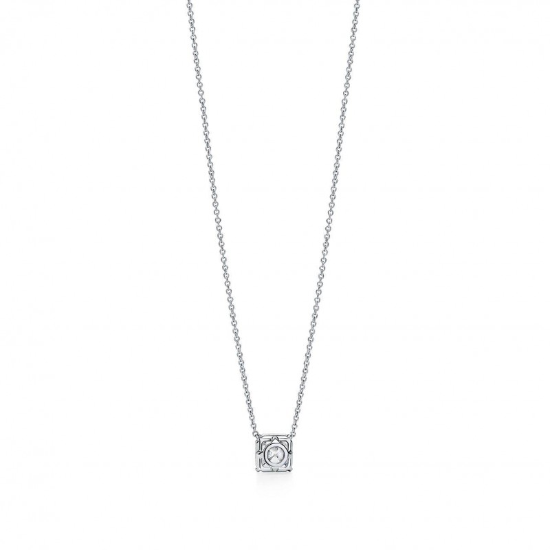 TIFFANY TRUE® PENDANT IN PLATINUM WITH A TIFFANY TRUE® DIAMOND