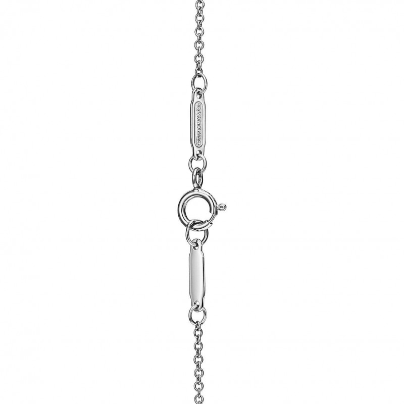 TIFFANY TRUE® PENDANT IN PLATINUM WITH A TIFFANY TRUE® DIAMOND