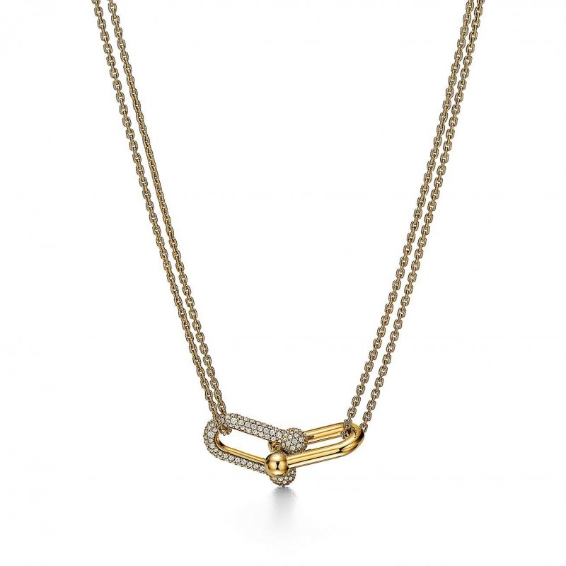 TIFFANY HARDWEAR LINK PENDANT IN YELLOW GOLD WITH PAVÉ DIAMONDS