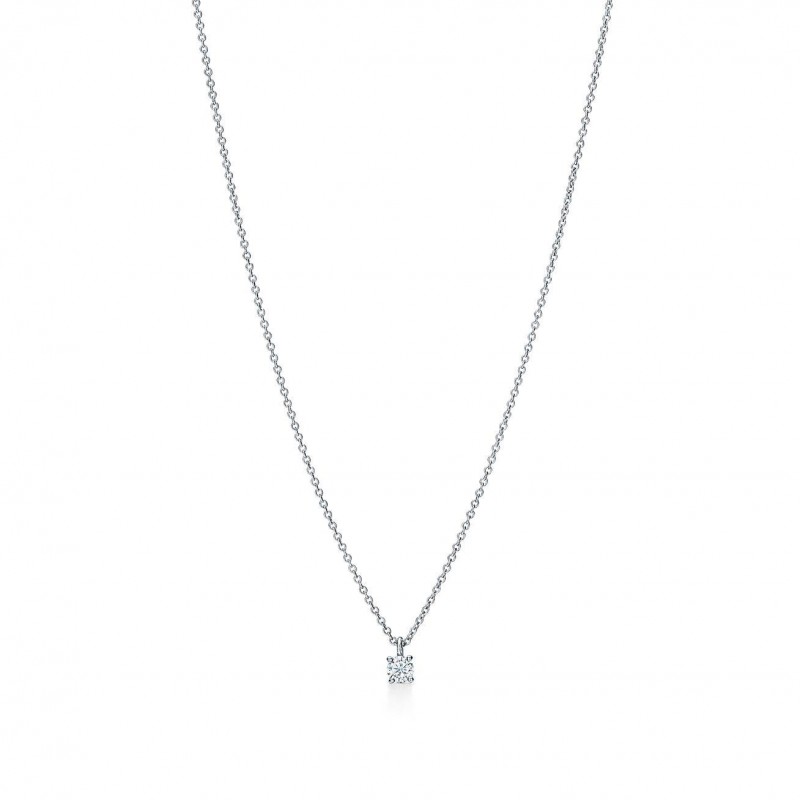 TIFFANY SOLITAIRE DIAMOND PENDANT IN PLATINUM